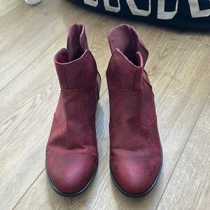 Women's Burgundy Ankle Snakeskin Boots